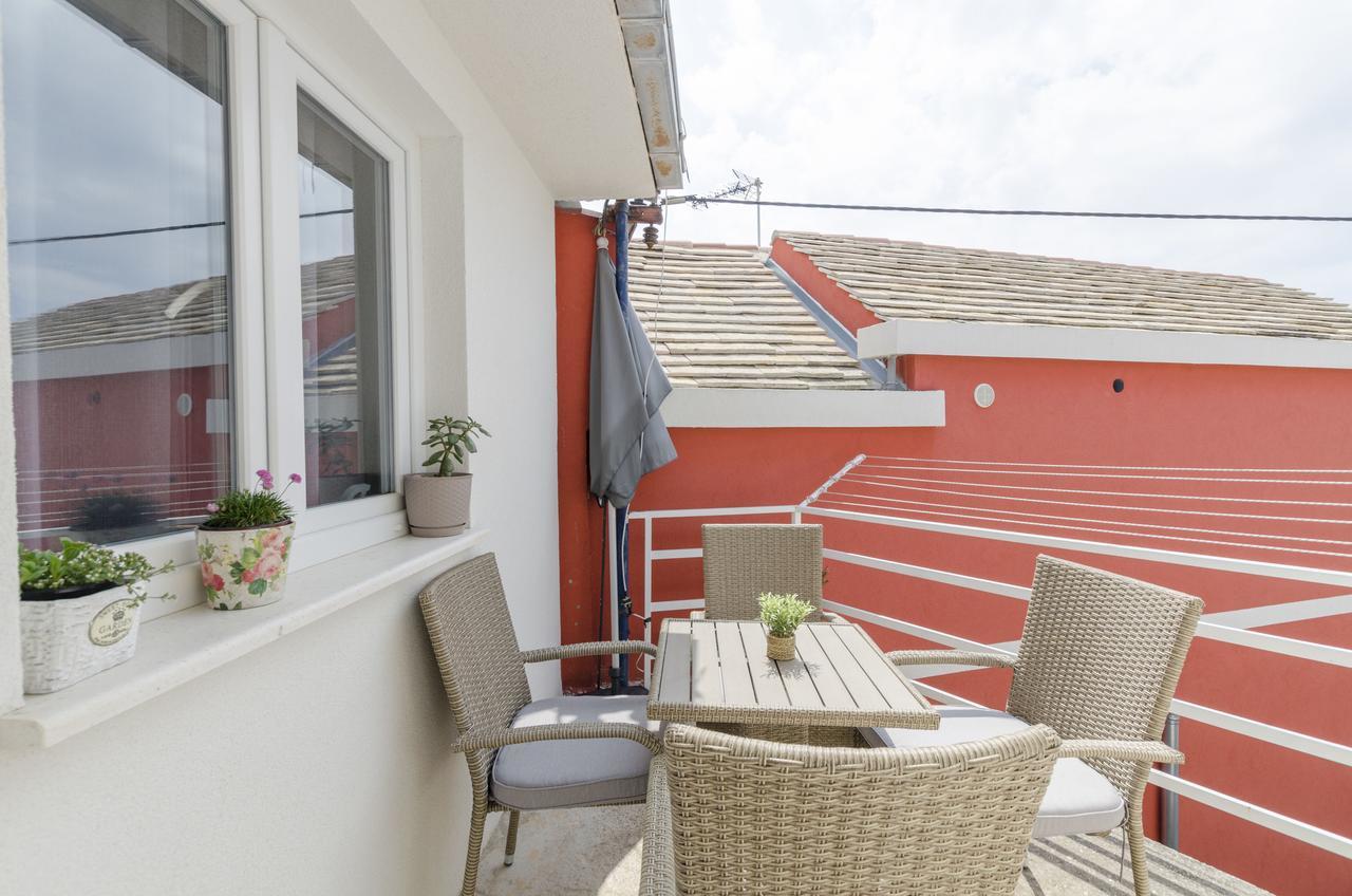 Apartments Dasa Primosten Luaran gambar