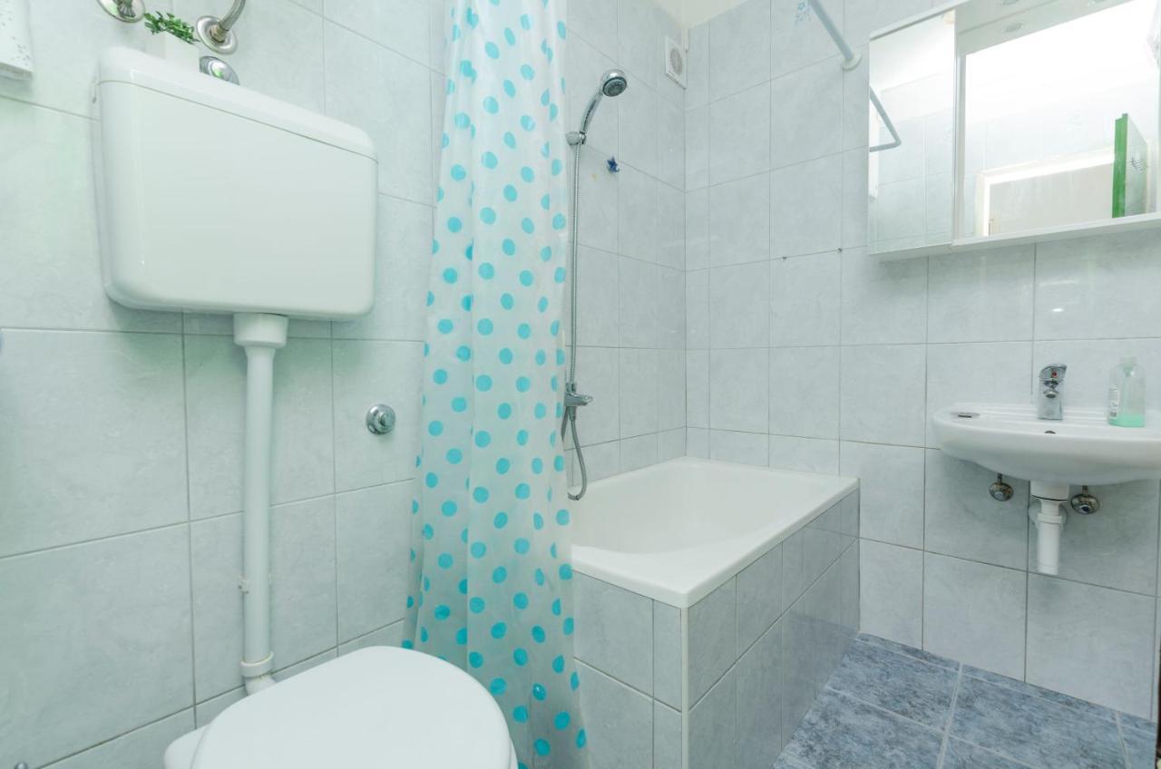 Apartments Dasa Primosten Luaran gambar