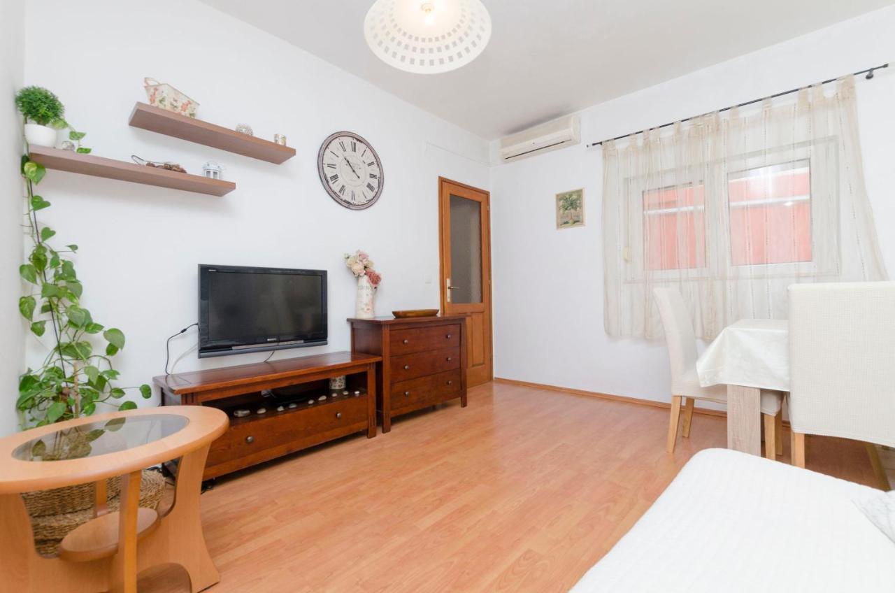 Apartments Dasa Primosten Luaran gambar